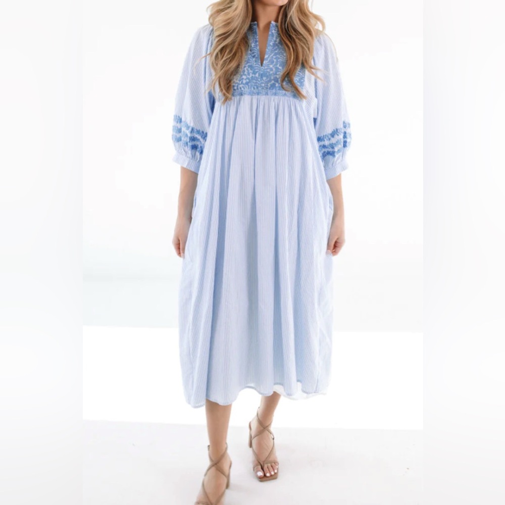 J.Marie Pebble Embroidered Midi dress NWT